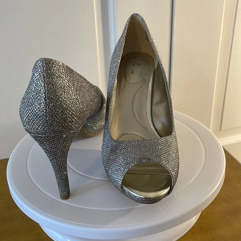 ⚜️Sparkly Bandalino Peep Toe Dress Pumps Size 9M ⚜️